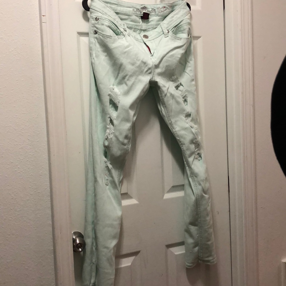 💜💜Mint green destroyed jeans - Picture 1 of 3
